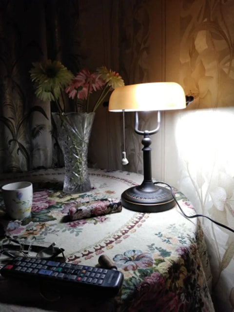 Retro Banker Table Lamp